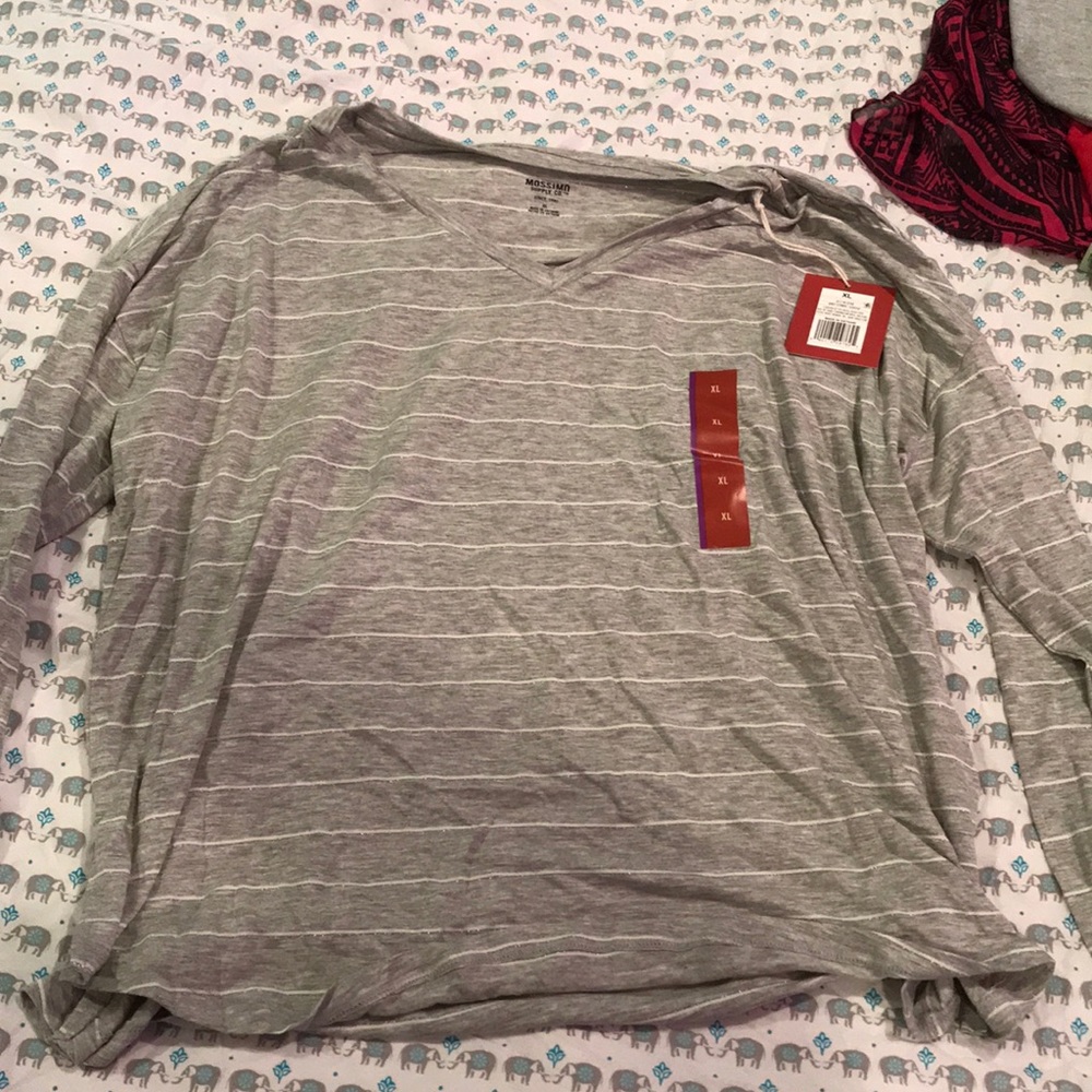 Long sleeve grey shirt